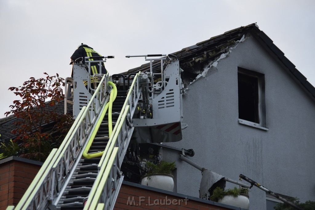 Feuer 2 Y Koeln Suerth Elisabeth Selbertstr P130.JPG - Miklos Laubert